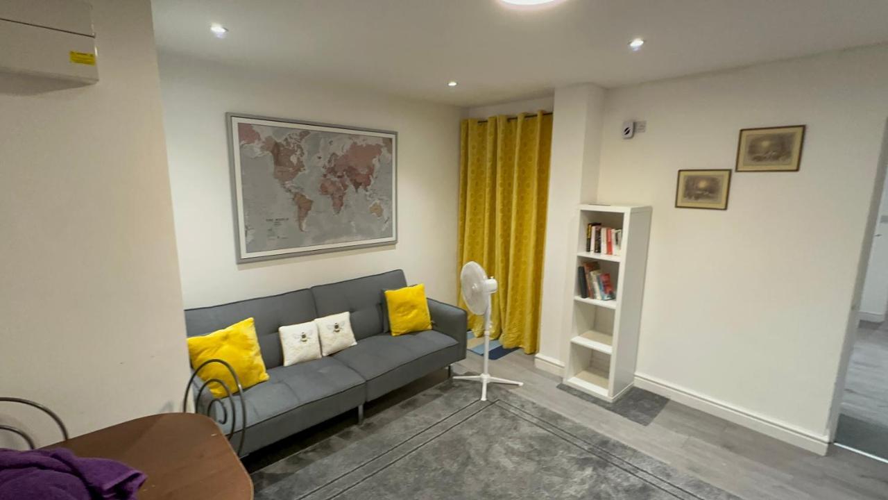 Entire One Double Bedroom Apartment Лондон Экстерьер фото