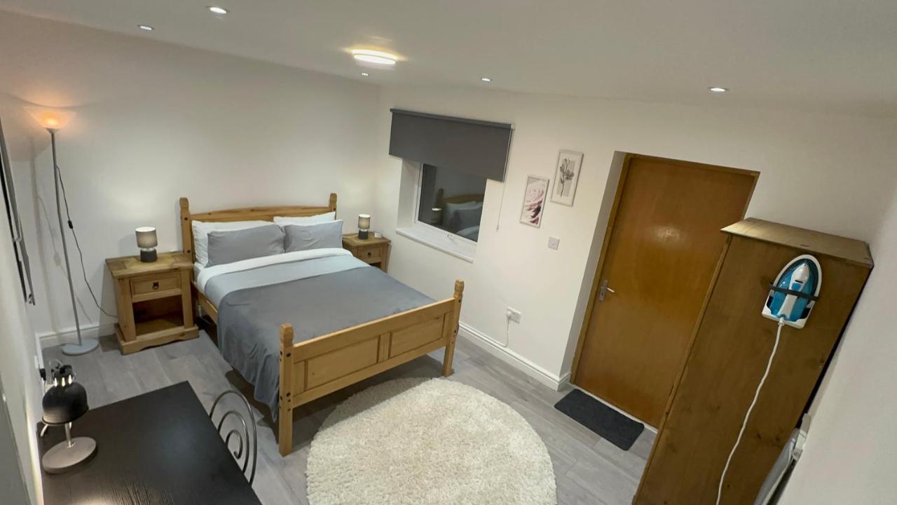 Entire One Double Bedroom Apartment Лондон Экстерьер фото